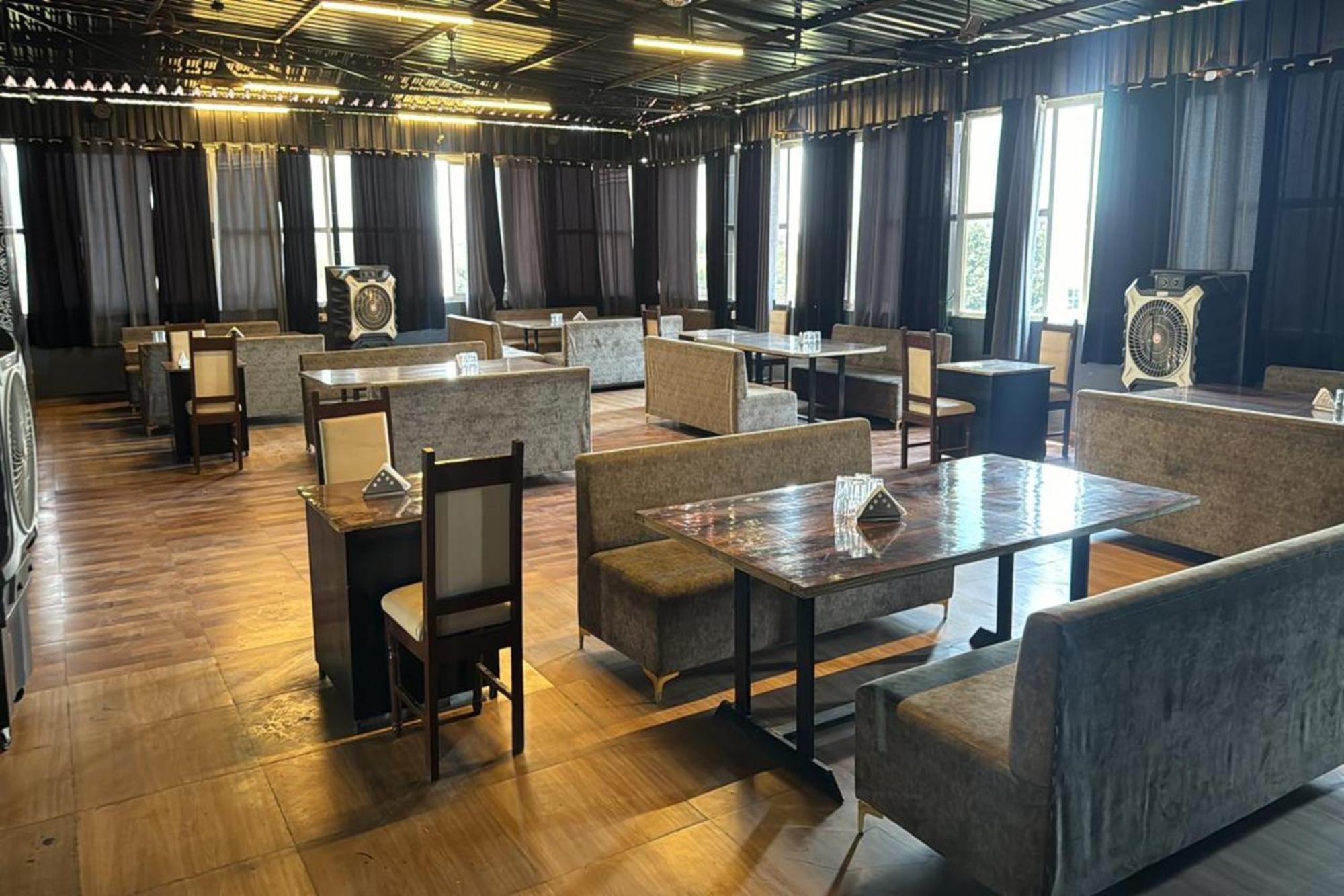 Hotel Eagle Inn Ουνταϊπούρ Εξωτερικό φωτογραφία