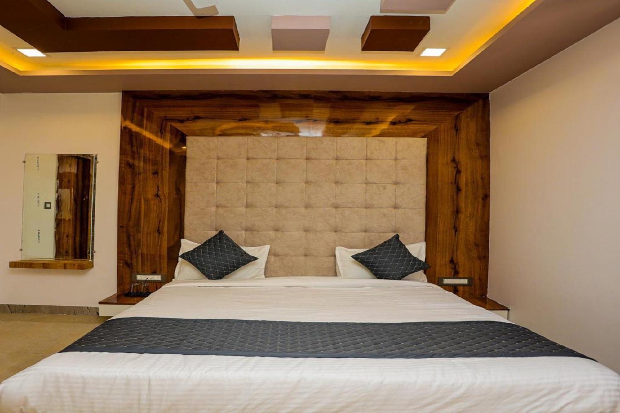Hotel Eagle Inn Ουνταϊπούρ Εξωτερικό φωτογραφία